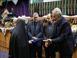 از ٧٠ نفر از جانبازان، ايثارگران و خانواده هاي شهداي دفاع مقدس و مدافعان حرم تقدير شد 